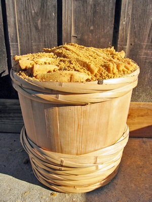 実際に漬け込んでいる熟成樽